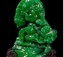 巴西矿工挖出重达700斤翡翠估价高达20亿元是怎么回事？