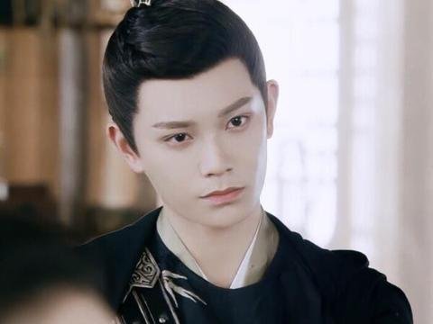 郑恺带丁禹兮像带孩子,丁禹兮长得有多显嫩?