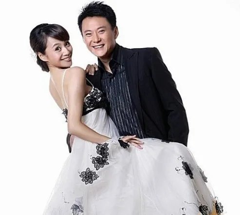 王斑曹颖婚纱照 13年甜蜜情史大揭秘