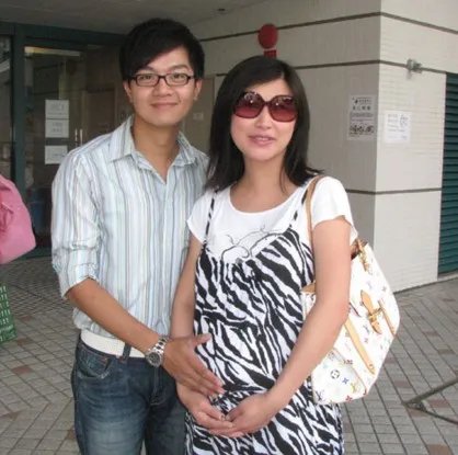 胡诺言微博遭扒 《银楼金粉》中谈情与杨思琦愿做荧屏情侣