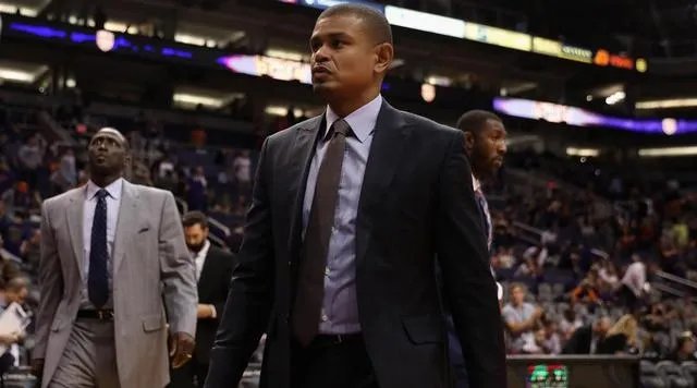 主帅厄尔-沃特森被解雇,太阳队该如何调整?