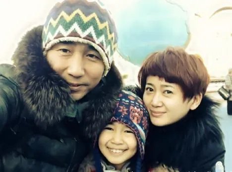 沙宝亮女儿近照曝光 父女二人神似