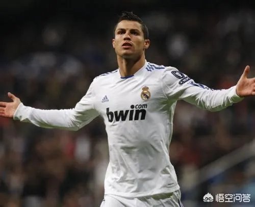 作为足坛最巅峰的两人,梅西和C罗本赛季收入如何?