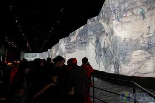 比奥运开幕式还炫 世博场馆投影实拍