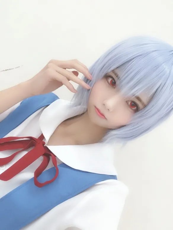 清纯又诱惑的黑丝大白腿 11区Coserてんうみ美图赏