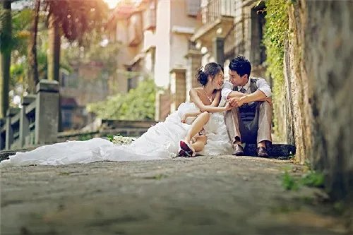 青岛婚纱摄影店哪家好 青岛团购婚纱照价格