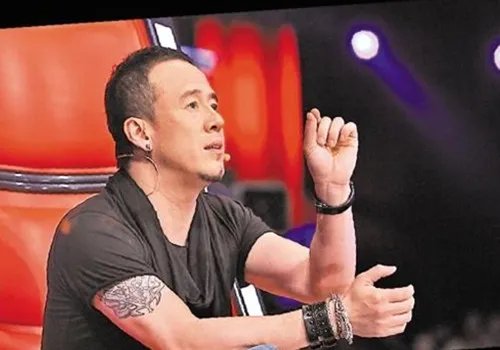 杨坤纹身图片大全 坦言骑马是男人的运动