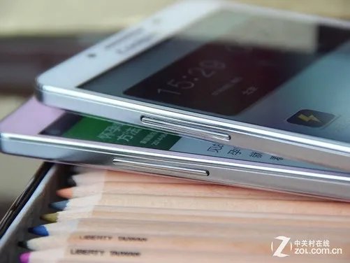 超大屏4G双卡双待 酷派S6双色对比图赏