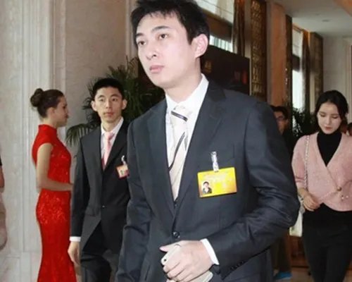 参加变形计王思聪是真的吗 漂泊在黄土地的霸道总裁