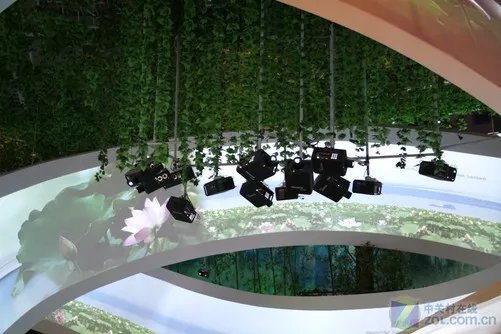 比奥运开幕式还炫 世博场馆投影实拍