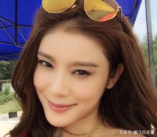 林丹为她抛弃孕妻,李泽楷为她牵肠挂肚,赵雅淇的手段有多厉害?