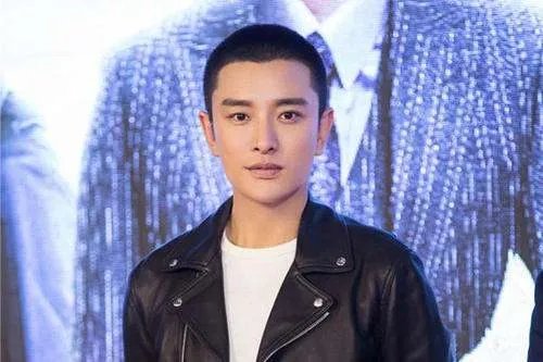 贾乃亮现身李小璐住所，难道好男人再次原谅了出轨女吗？