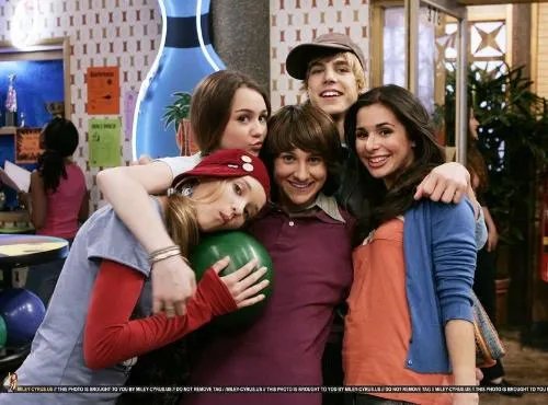 双面孟汉娜第三季的剧情简介