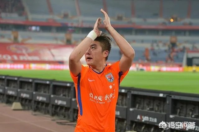 有些山东鲁能球迷表态“只要崔鹏减掉肚子上的肥肉就不再黑他”,对此你怎么看?