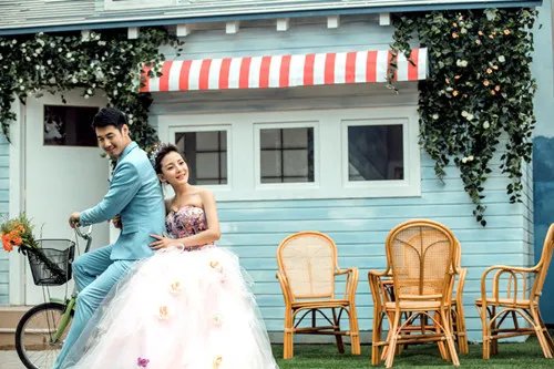 80婚纱摄影价格一览表  80后个性婚纱摄影怎么拍