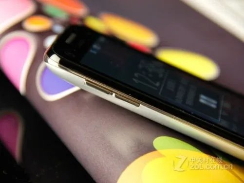 1GHz千元机 9.9mm超薄酷派8180深度评测