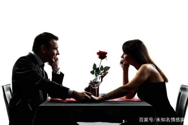 PGOne承认与李小璐有过感情,为什么人们不赞同他们?