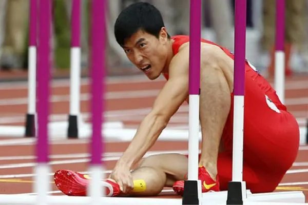 刘翔的七步上栏和八步上栏有什么区别，更改有什么好处？