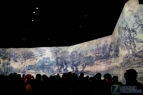 比奥运开幕式还炫 世博场馆投影实拍