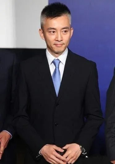 央视主持人亚宁现在在哪里结婚了吗妻子是谁 央视主持人亚宁简介