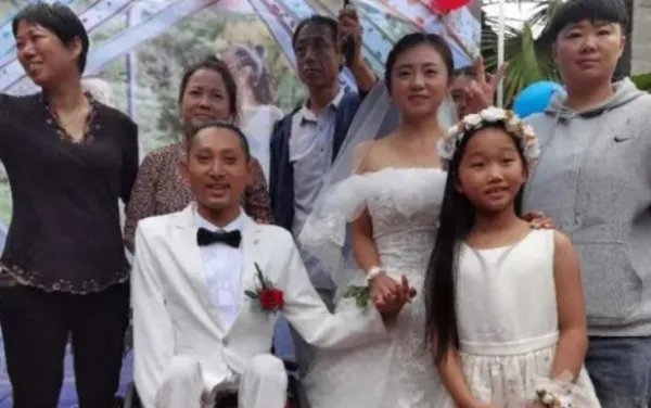 登上泰山渐冻男子迎娶贵州女孩,他们之间有着怎样的故事?