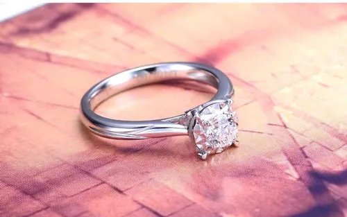 如何挑选钻石戒指 5招教你选购完美钻戒