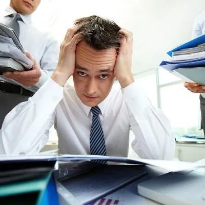 尿频尿急小便刺痛怎么回事