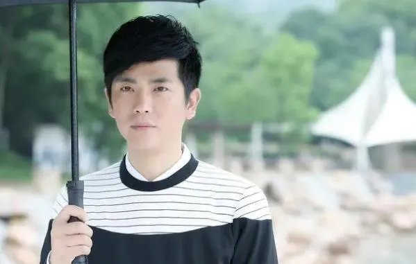 张晓龙现任妻子到底是谁,张晓龙现在年龄多大