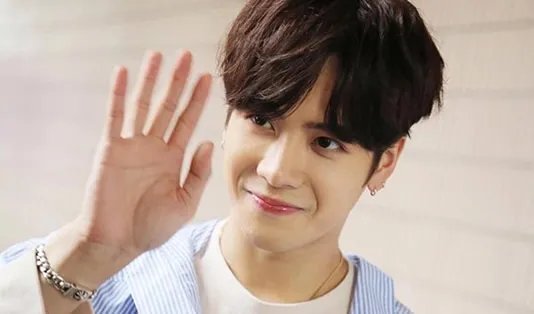 王嘉尔疑质问私生什么情况:原因详情经过了解下