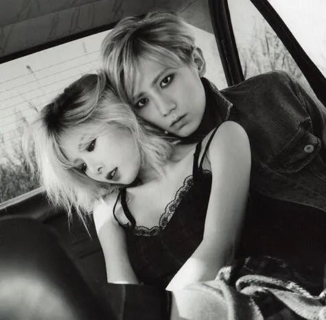 泫雅和张贤胜kiss图曝光 张贤胜否认与泫雅恋爱