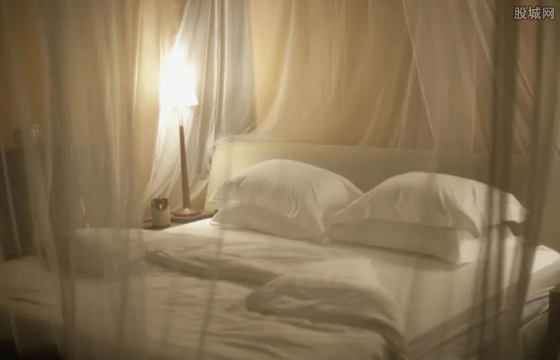 山西粮食局局长贺海昌办公室设有双人床 忙成夜不归宿