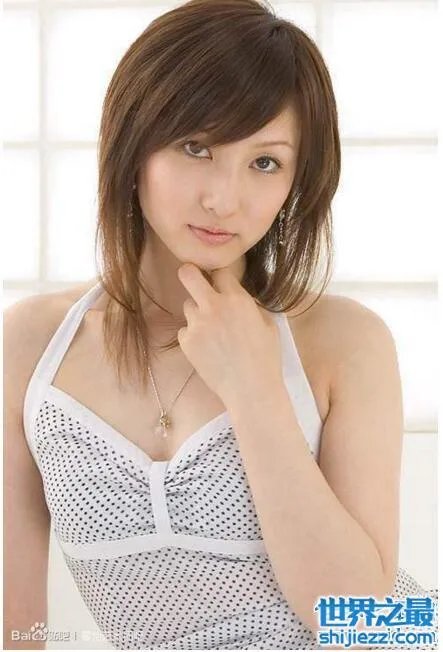 天上人间梁海玲真实相片曝光,新的宅男福利来一波