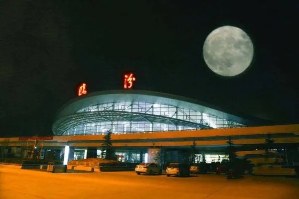 十五的月亮十四圆属于是正常的历法现象吗？