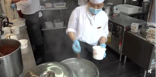 武汉五星级酒店路边卖早餐什么情况 事件始末详情介绍