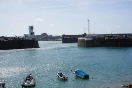 为什么很多人把微信资料地址都设置为泽西岛？