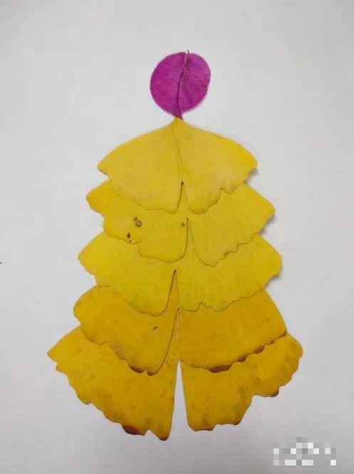 如何教幼儿画简单树叶贴画?