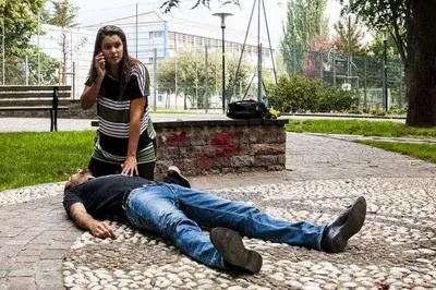 如何急救处理心脏骤停