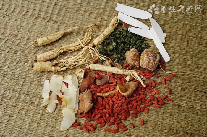 冯潇霆老婆是谁？冯潇霆老婆背景有多强？