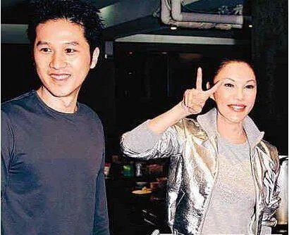 最火变性人利菁老公许育仁资料照片曝光 两人感情生活大揭秘