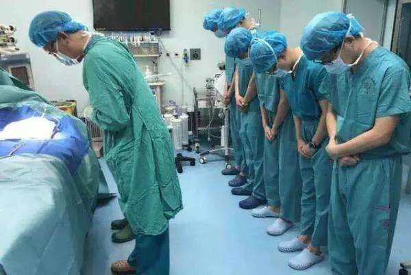 高三女孩高考前因病去世并捐献遗体,女孩的病是遗传吗?