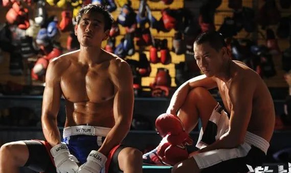 激战里面的英文歌是哪个版本的