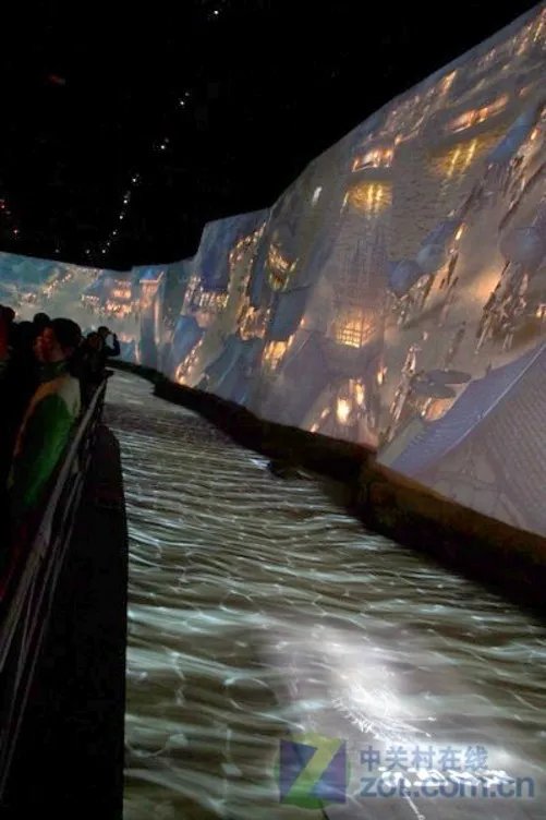 比奥运开幕式还炫 世博场馆投影实拍
