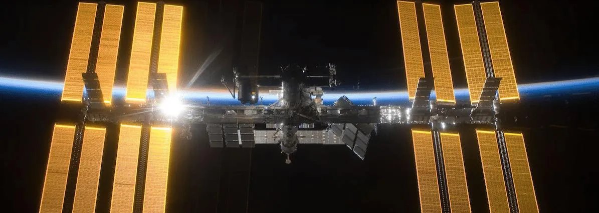 龙飞船载人与空间站对接成功对中国的航空航天有什么影响？