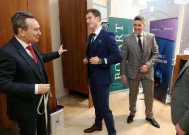 葡萄牙72岁总统采访中跳海救人，为何会引民众惊叹？