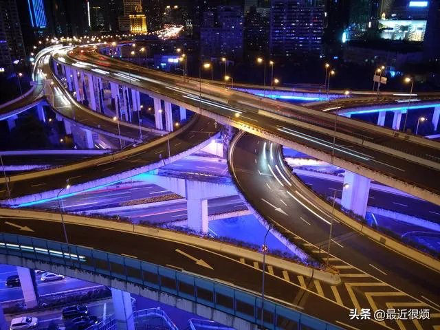 公交坠湖司机报复社会,市场条件下多投入消弭社会矛盾,你咋看?