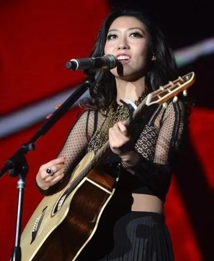 曲婉婷又来为涉案3.5亿母亲“喊冤”了,她母亲到底做了什么呢?