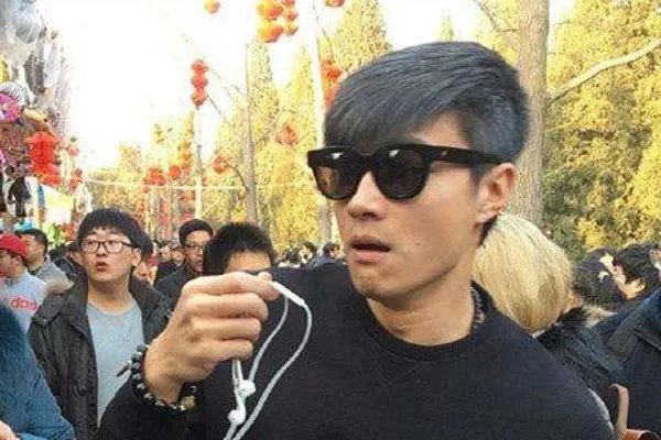 帝师孙英雄是怎么变成全民偶像的?