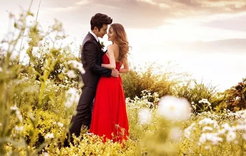 80婚纱摄影价格一览表  80后个性婚纱摄影怎么拍