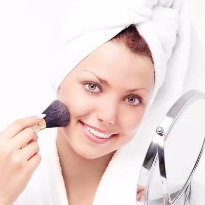 绣眉好还是纹眉好