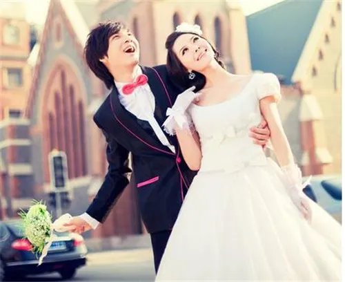 深圳婚纱摄影团购哪家好  团购婚纱摄影注意事项